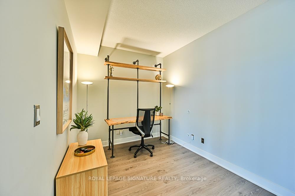 









99


The Donway

N/A West, 825,
Toronto,




ON
M3C 0N8


