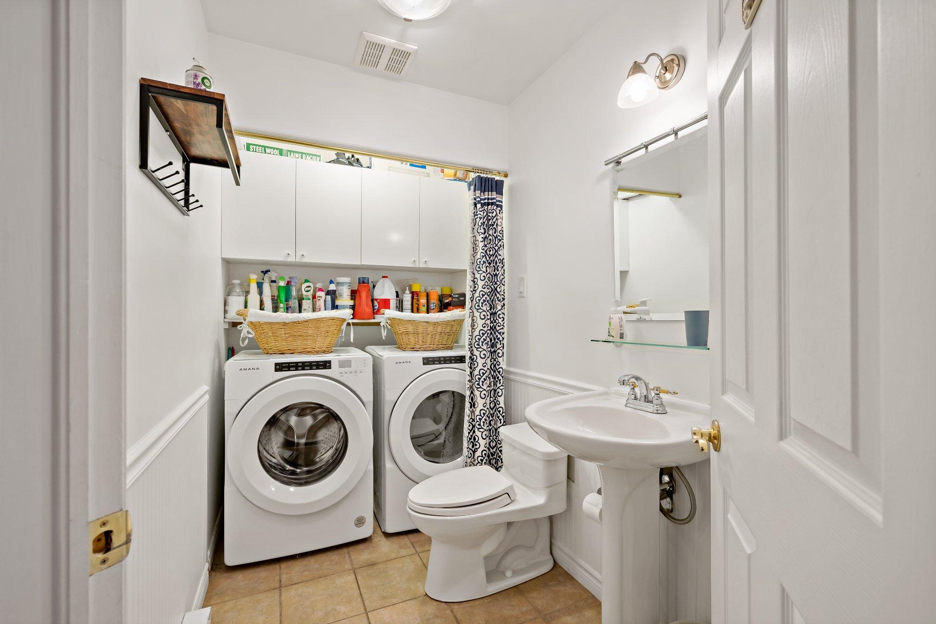 









535


Rue Émond

,
Mont-Tremblant,




QC
J8E2M4


