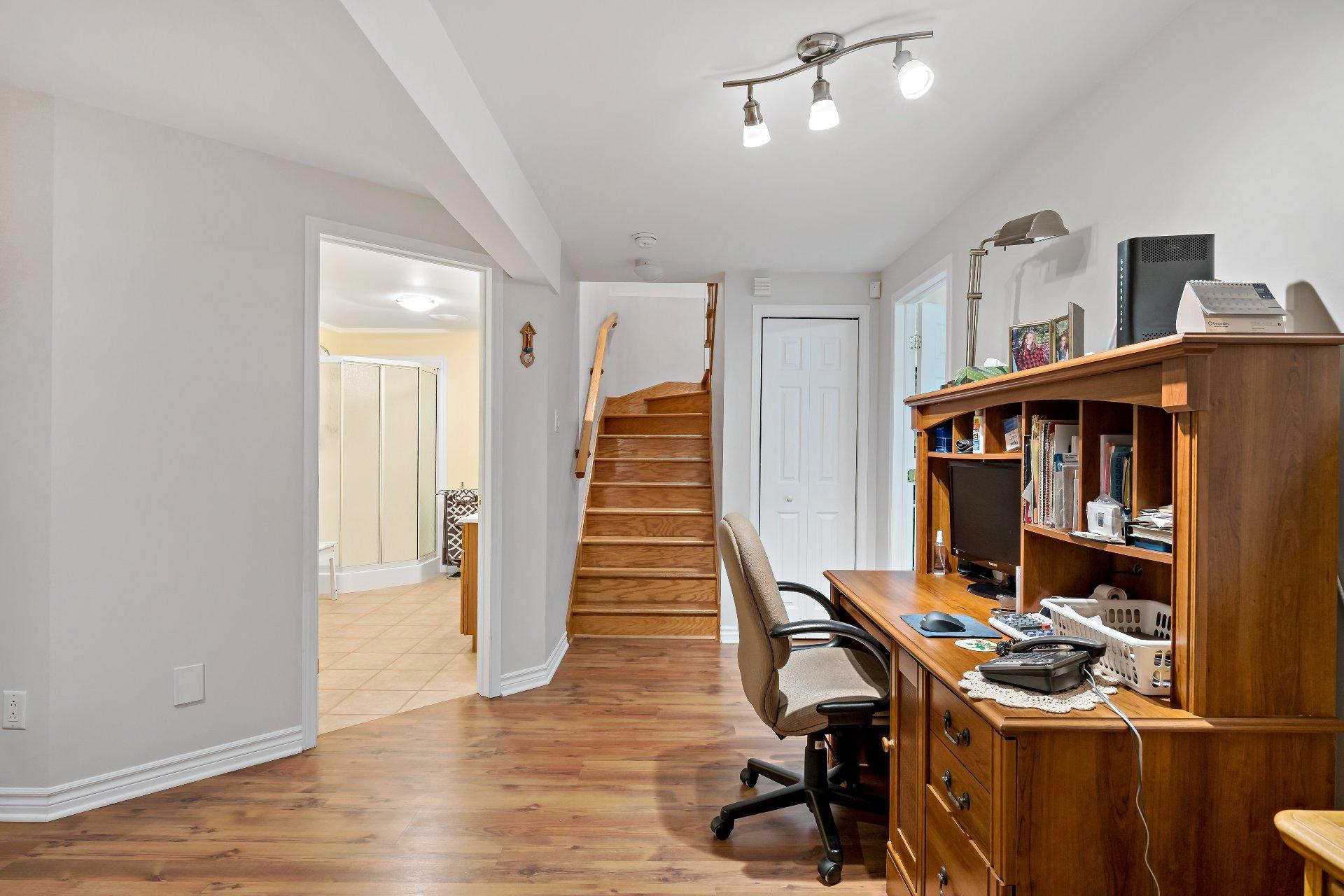 









535


Rue Émond

,
Mont-Tremblant,




QC
J8E2M4

