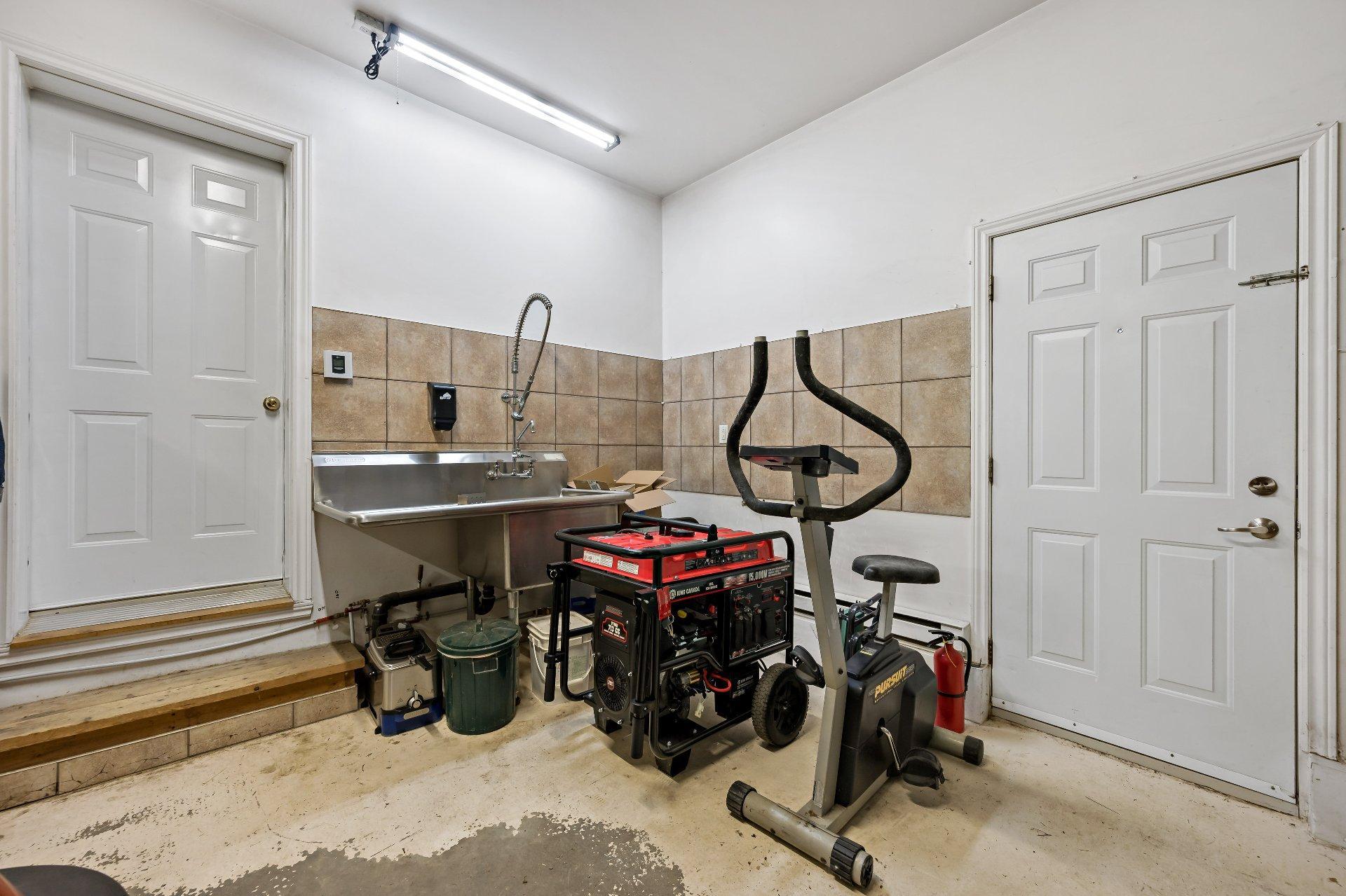 









535


Rue Émond

,
Mont-Tremblant,




QC
J8E2M4

