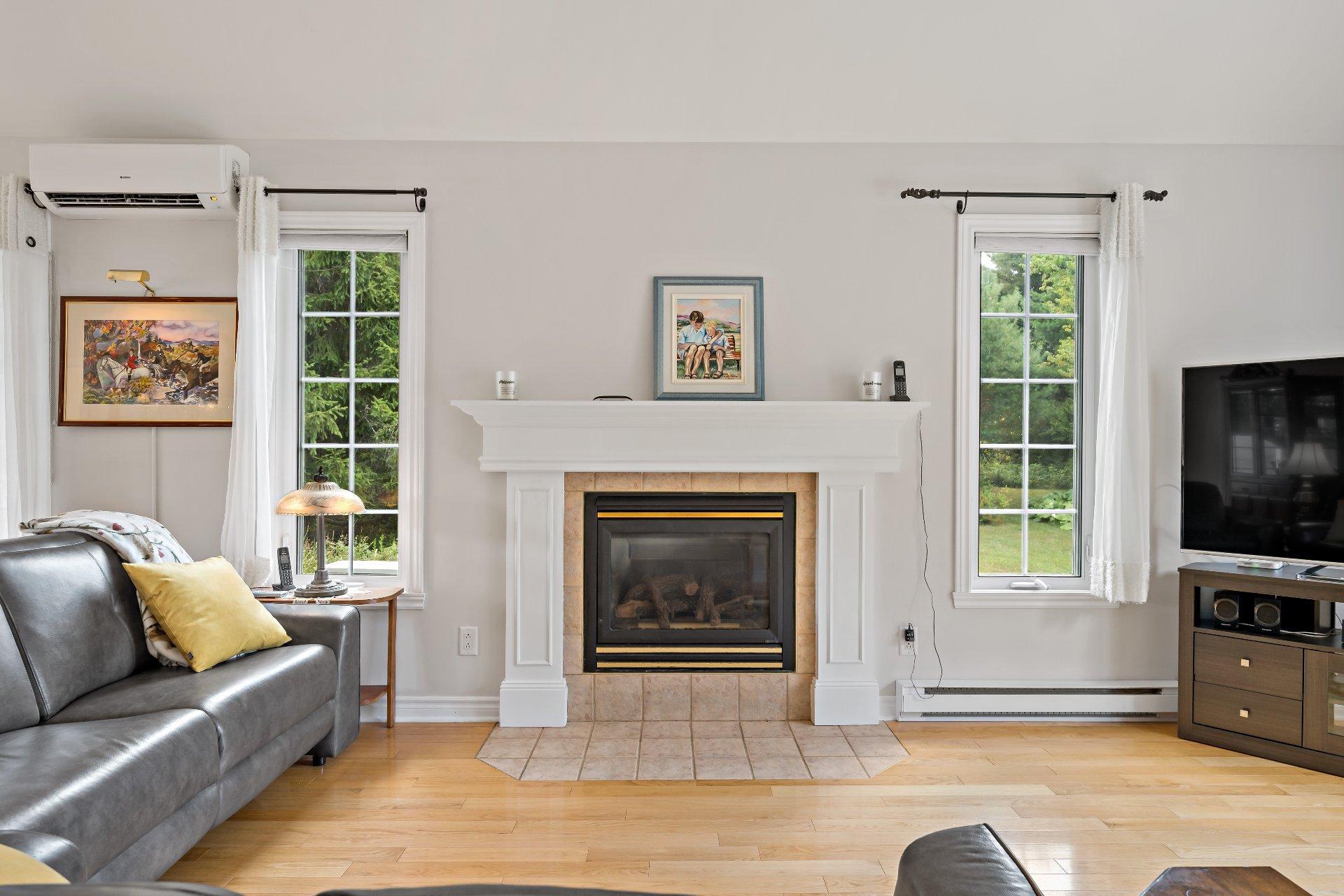 









535


Rue Émond

,
Mont-Tremblant,




QC
J8E2M4

