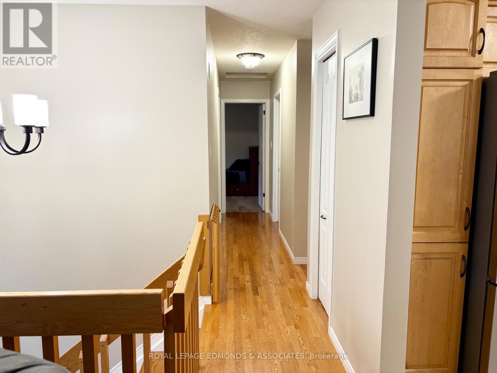 












19 SELLEY STREET

,
Petawawa,




Ontario
K8H3G9

