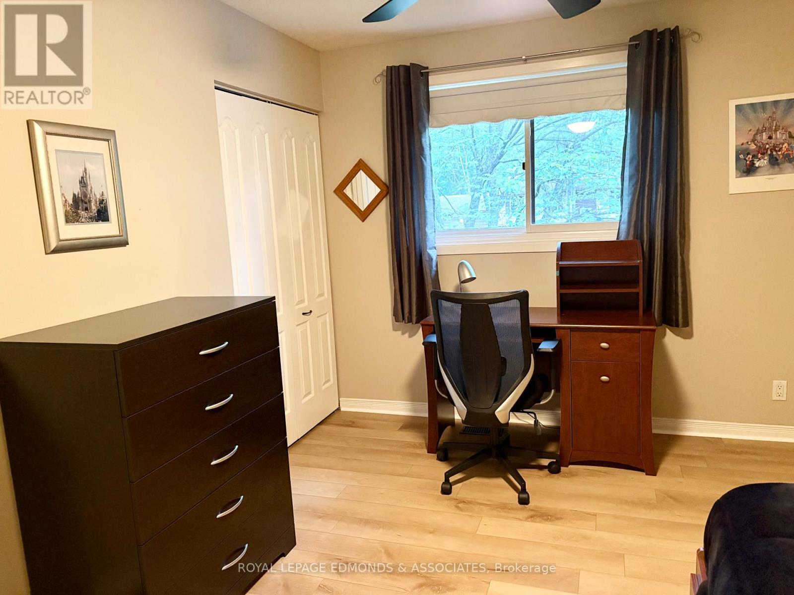 












19 SELLEY STREET

,
Petawawa,




Ontario
K8H3G9


