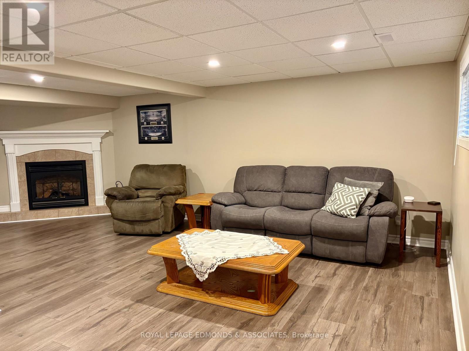 












19 SELLEY STREET

,
Petawawa,




Ontario
K8H3G9

