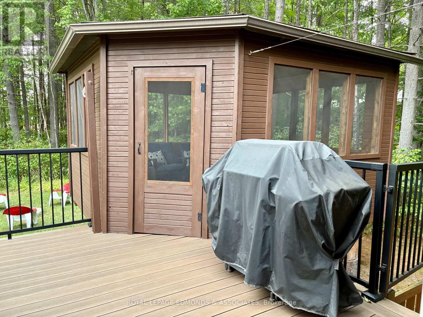 












19 SELLEY STREET

,
Petawawa,




Ontario
K8H3G9

