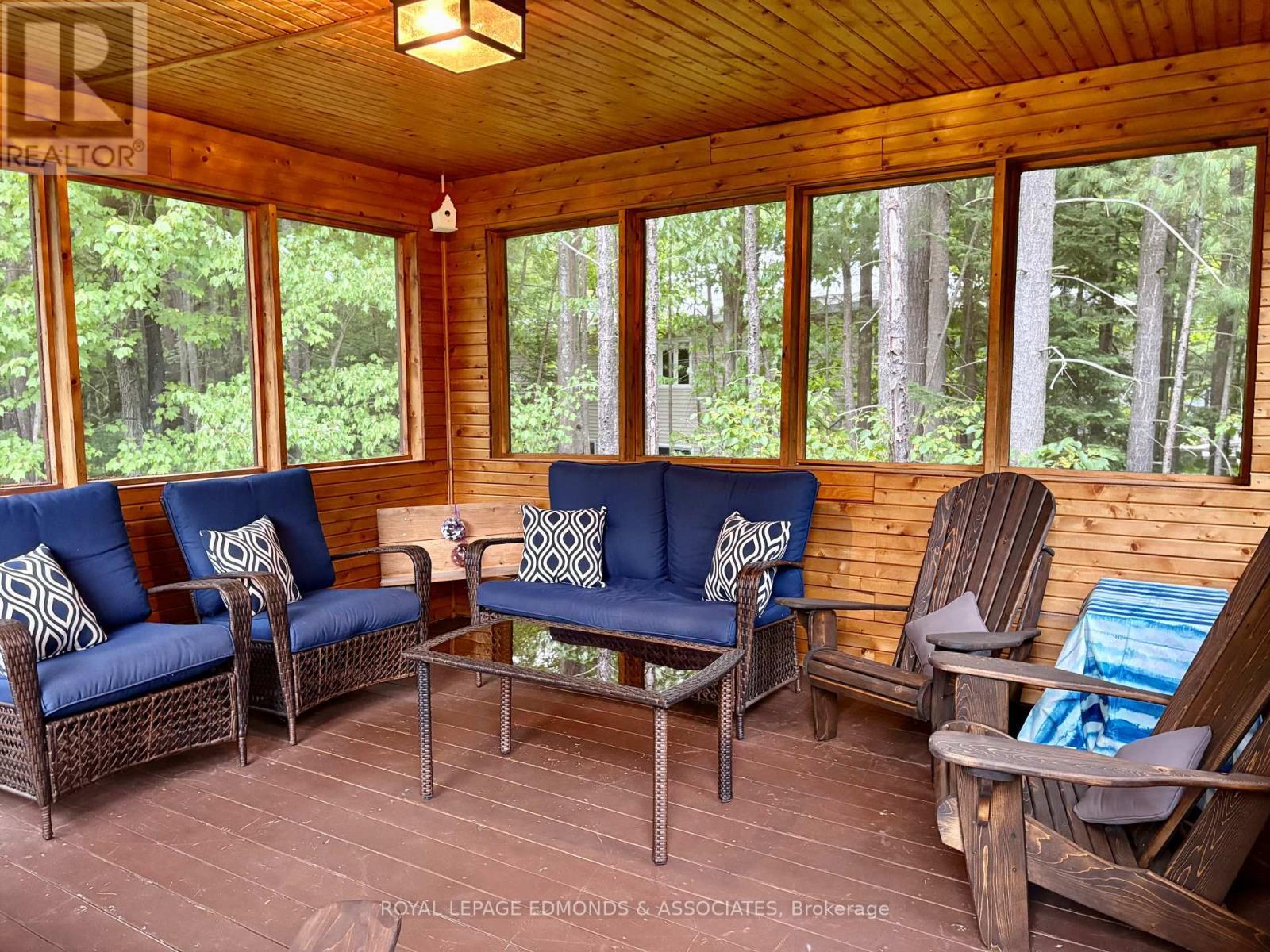 












19 SELLEY STREET

,
Petawawa,




Ontario
K8H3G9

