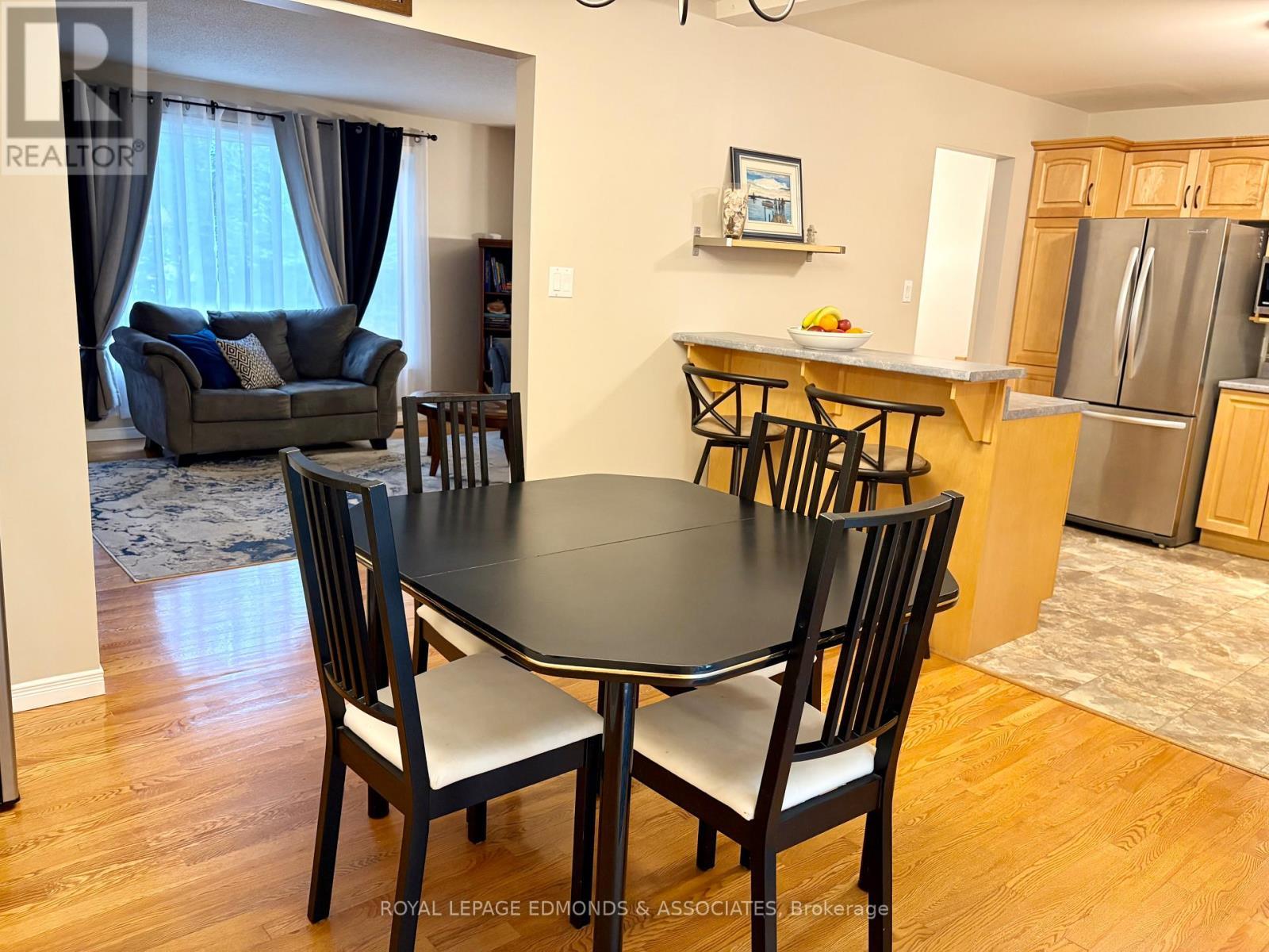












19 SELLEY STREET

,
Petawawa,




Ontario
K8H3G9

