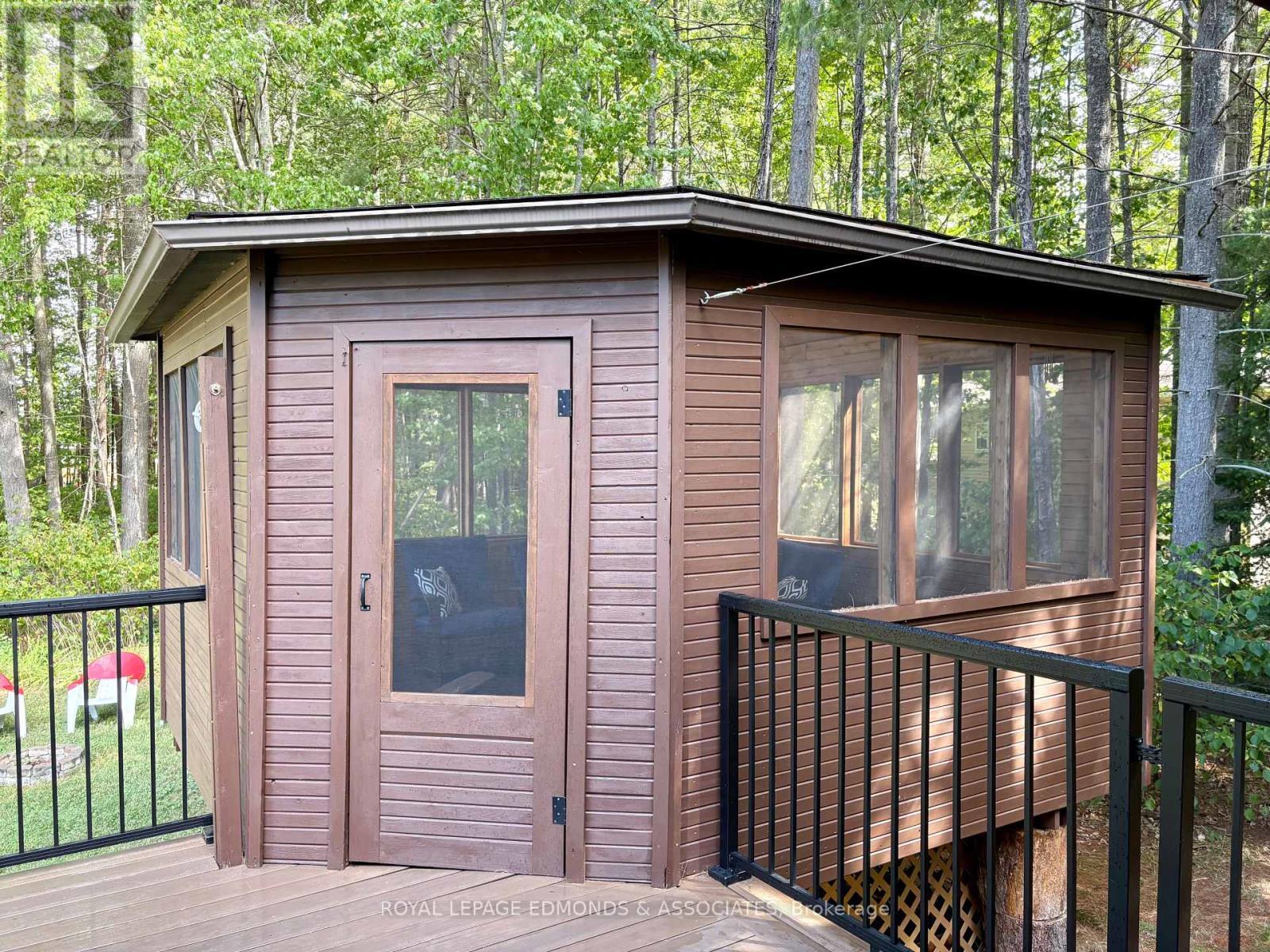 












19 SELLEY STREET

,
Petawawa,




Ontario
K8H3G9

