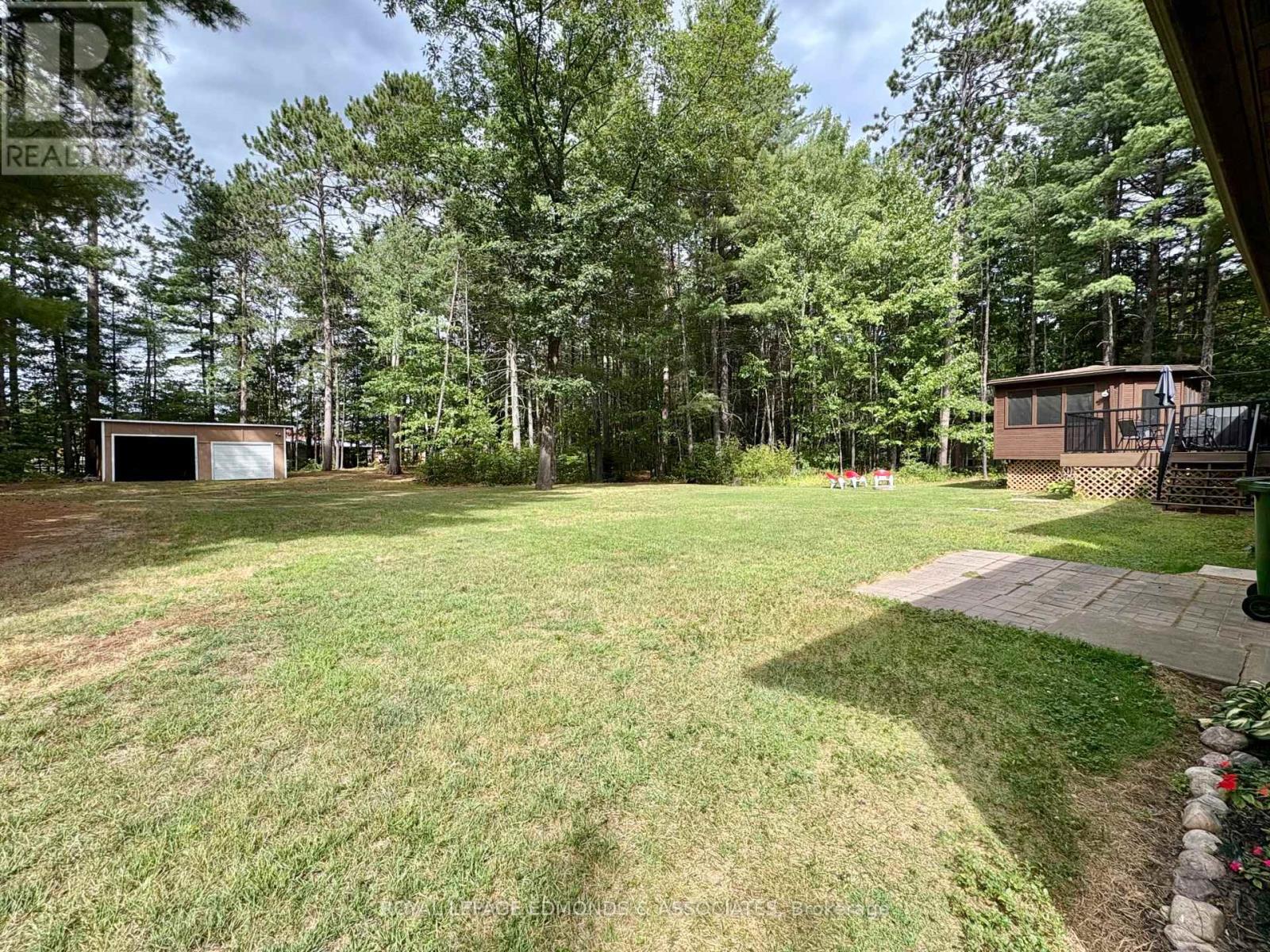 












19 SELLEY STREET

,
Petawawa,




Ontario
K8H3G9

