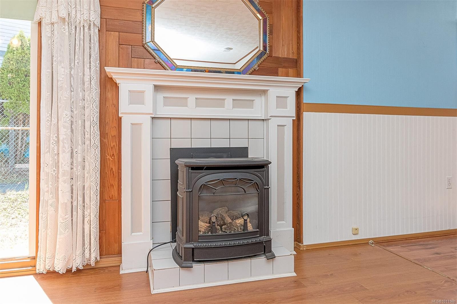 









402


Symonds

St,
Ladysmith,




BC
V9G 1A8

