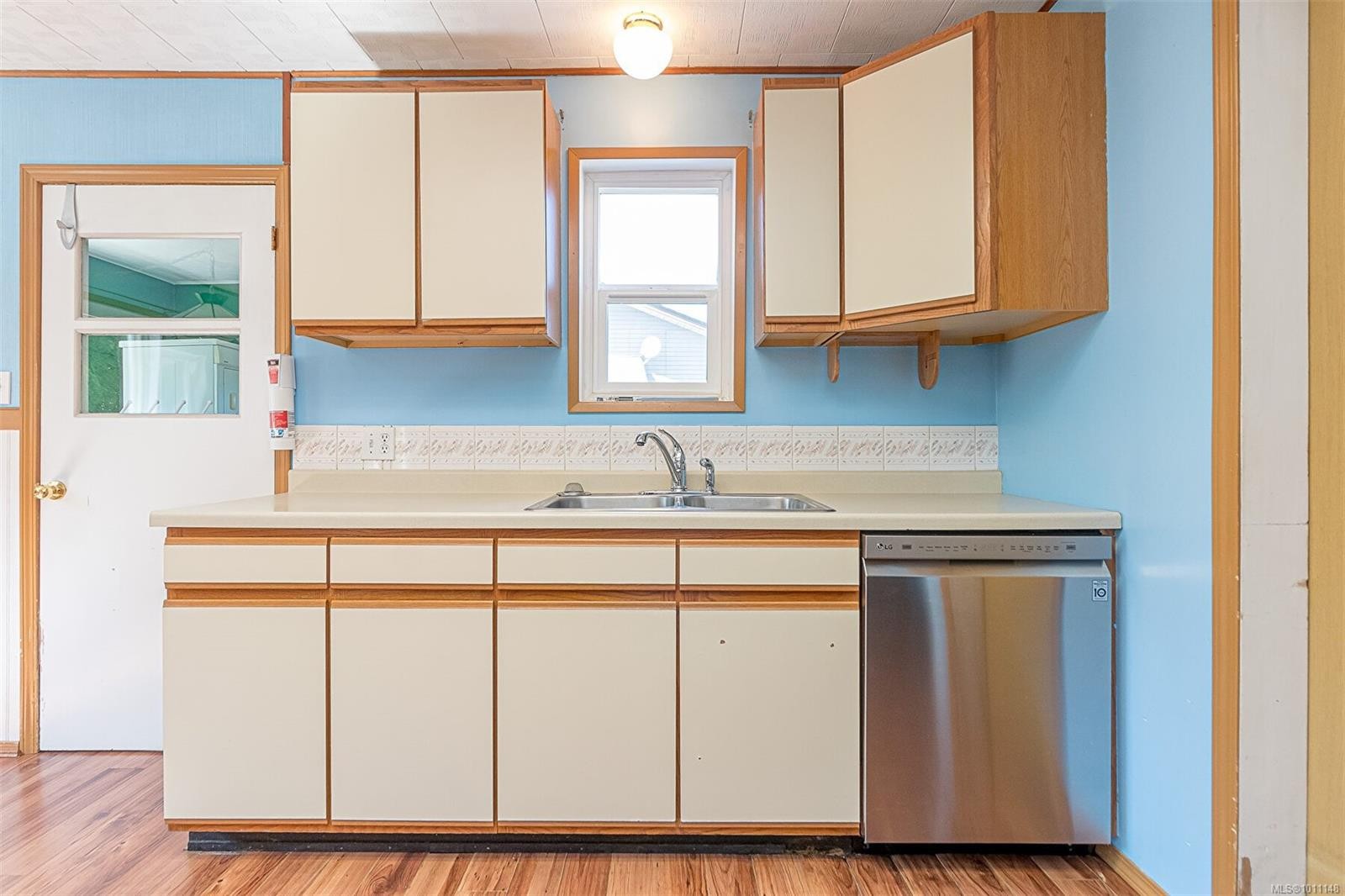 









402


Symonds

St,
Ladysmith,




BC
V9G 1A8


