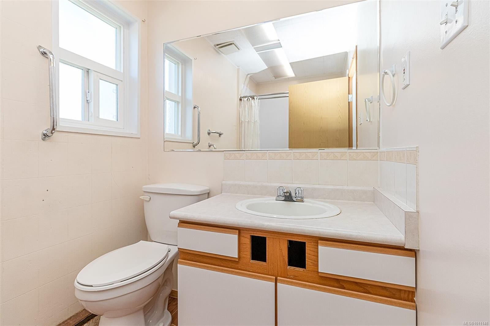 









402


Symonds

St,
Ladysmith,




BC
V9G 1A8

