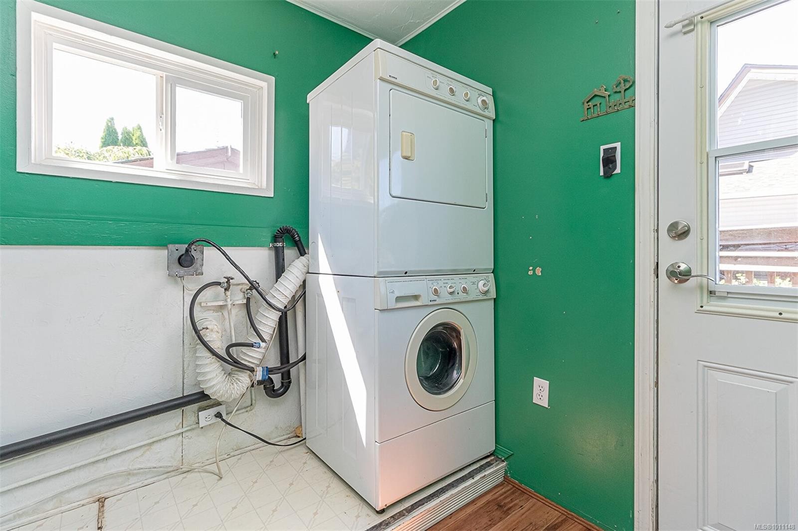 









402


Symonds

St,
Ladysmith,




BC
V9G 1A8

