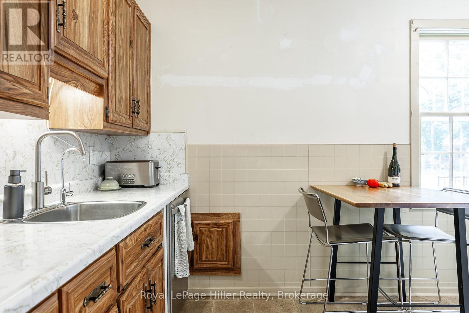 












35 RANKIN STREET

,
Stratford,




Ontario
N5A6H8

