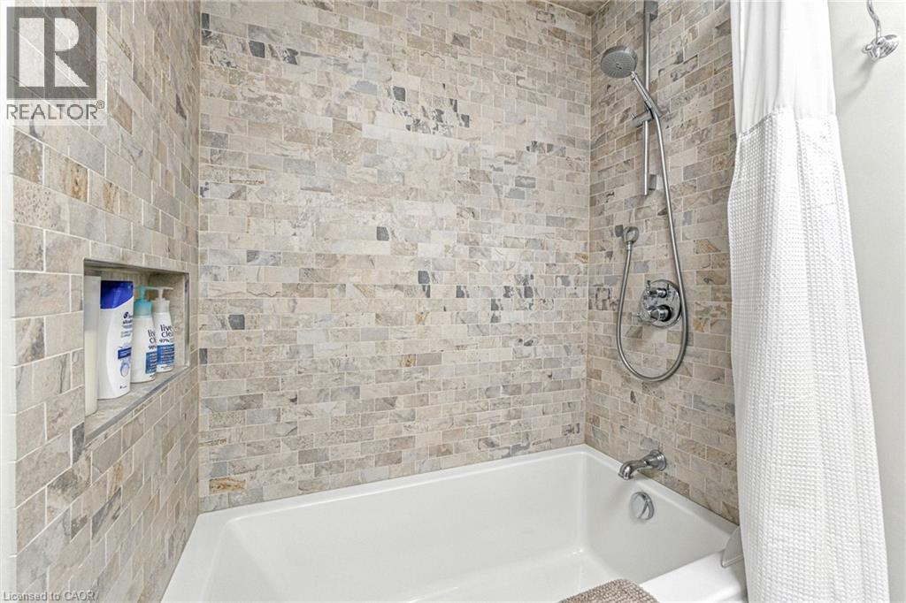 












298 GLEN AFTON Drive

,
Burlington,




Ontario
L7L1H1

