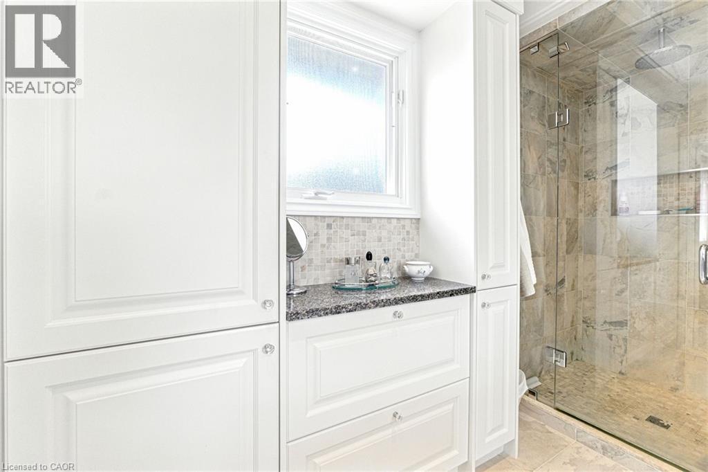 












298 GLEN AFTON Drive

,
Burlington,




Ontario
L7L1H1

