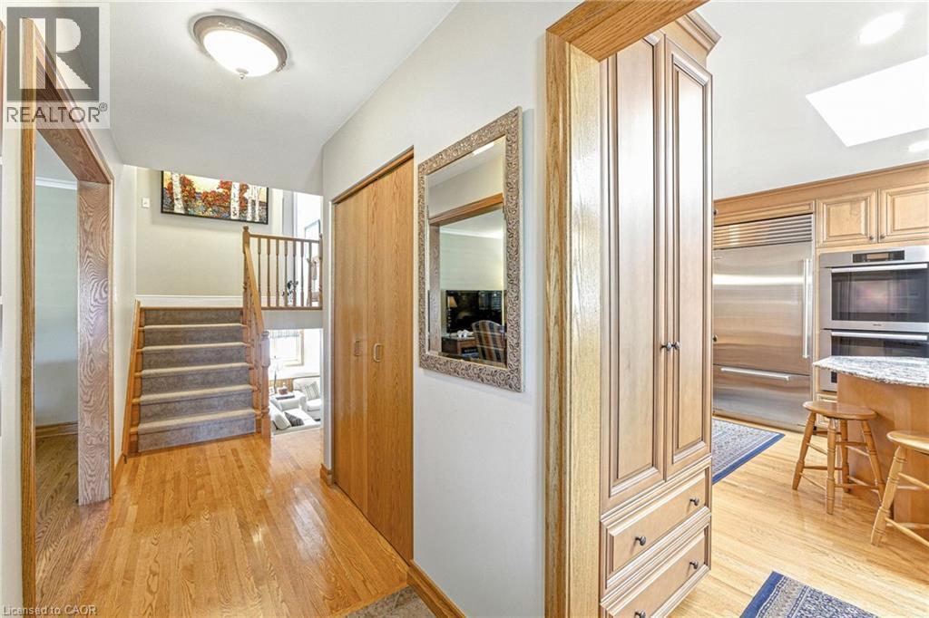 












298 GLEN AFTON Drive

,
Burlington,




Ontario
L7L1H1

