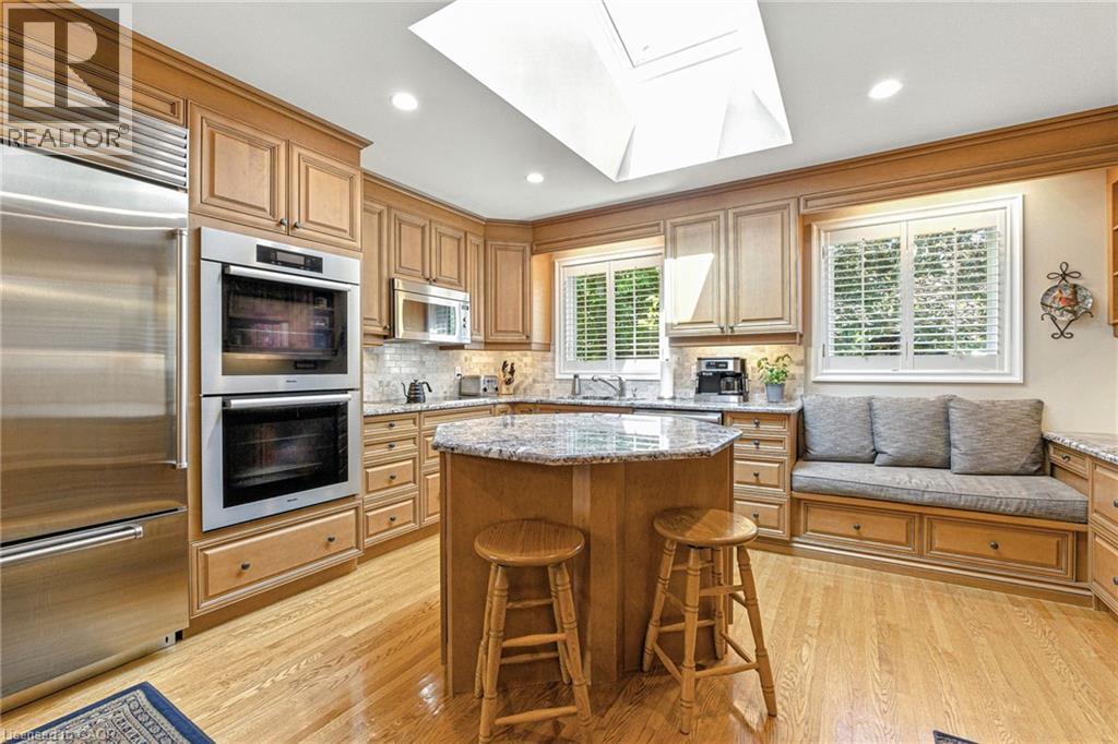 












298 GLEN AFTON Drive

,
Burlington,




Ontario
L7L1H1

