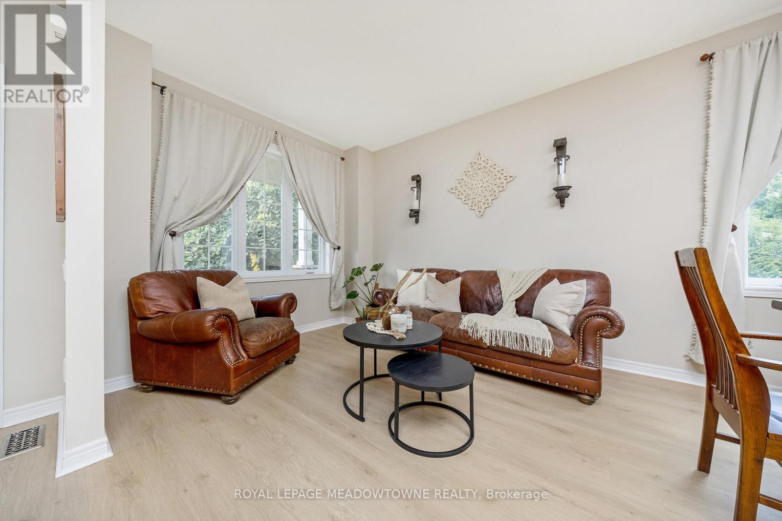 












26 ISLAND LAKE ROAD

,
Mono,




Ontario
L9W5K3

