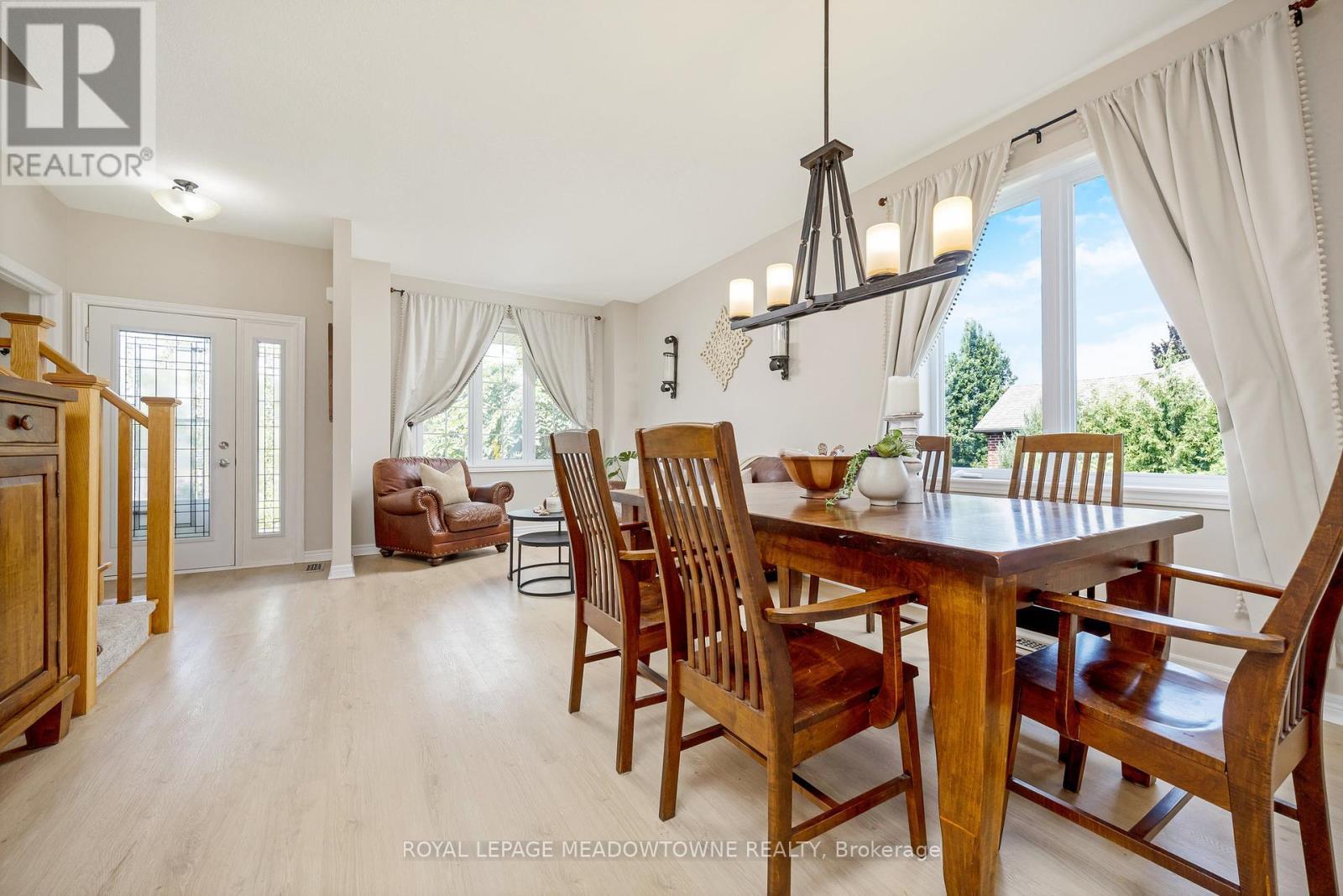 












26 ISLAND LAKE ROAD

,
Mono,




Ontario
L9W5K3

