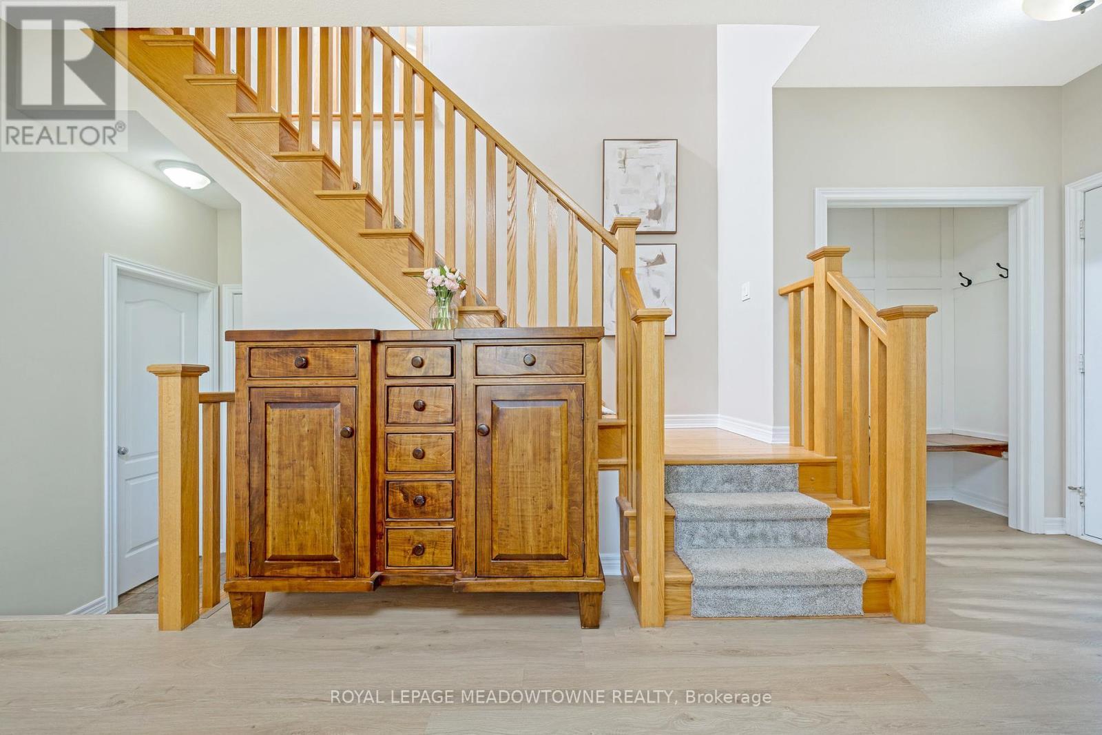












26 ISLAND LAKE ROAD

,
Mono,




Ontario
L9W5K3

