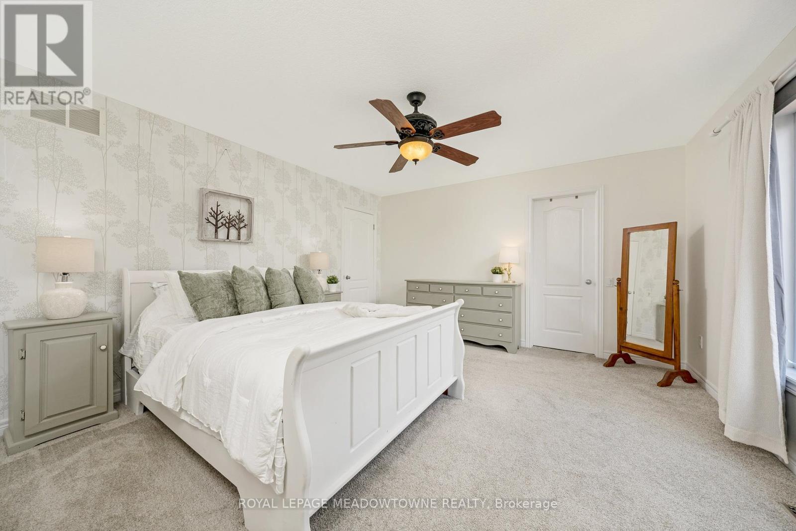 












26 ISLAND LAKE ROAD

,
Mono,




Ontario
L9W5K3

