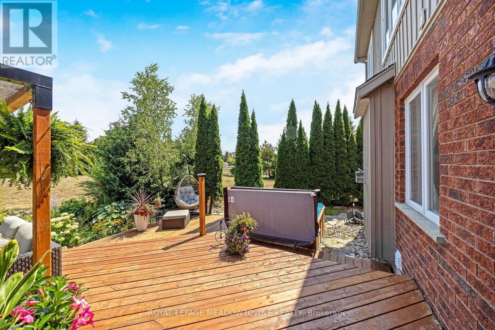 












26 ISLAND LAKE ROAD

,
Mono,




Ontario
L9W5K3

