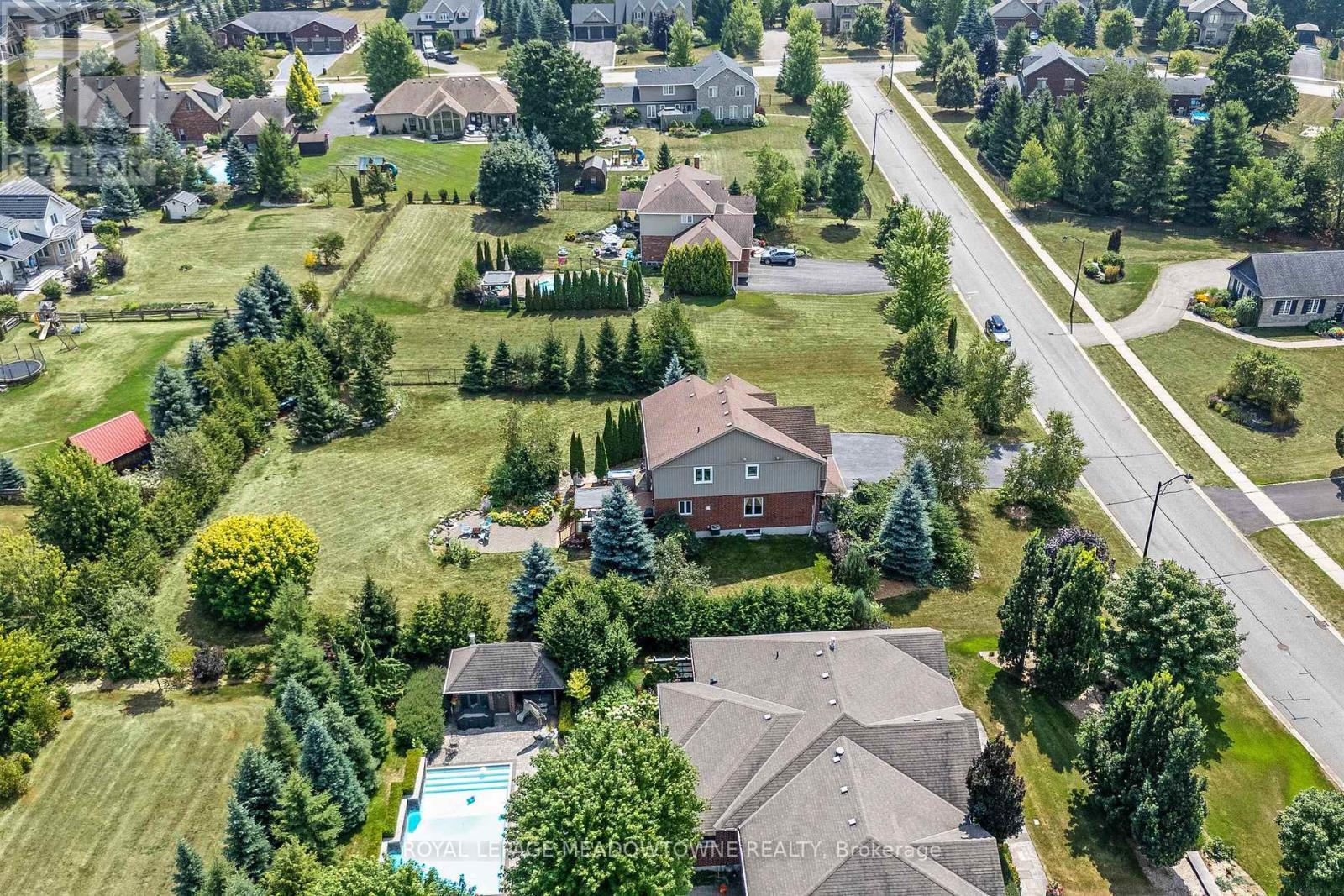 












26 ISLAND LAKE ROAD

,
Mono,




Ontario
L9W5K3

