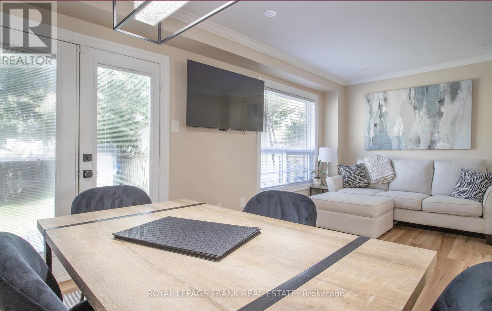 












57 ELFORD DRIVE

,
Clarington (Bowmanville),




Ontario
L1C4R4

