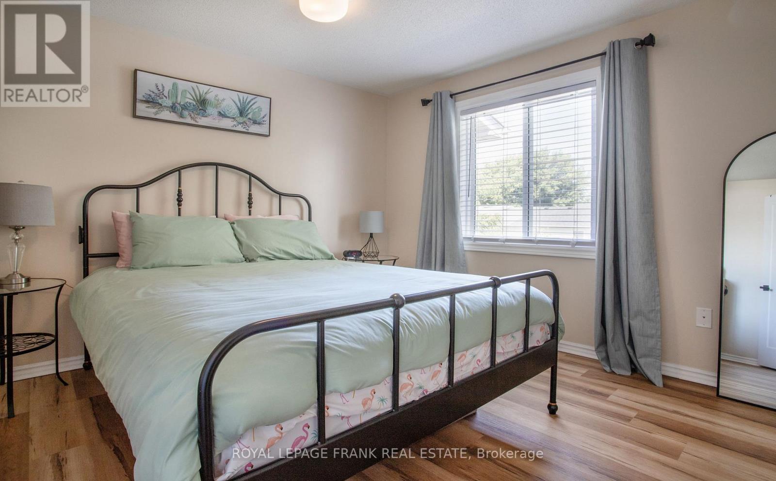 












57 ELFORD DRIVE

,
Clarington (Bowmanville),




Ontario
L1C4R4

