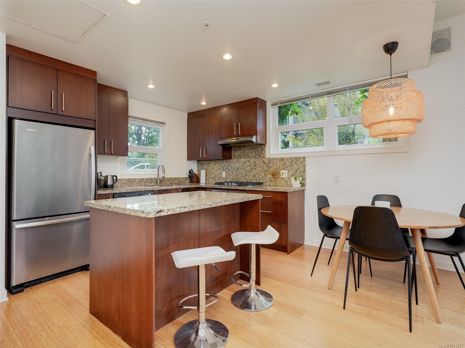 









379


TYEE

Rd, 101,
Victoria,




BC
V9A 0B4

