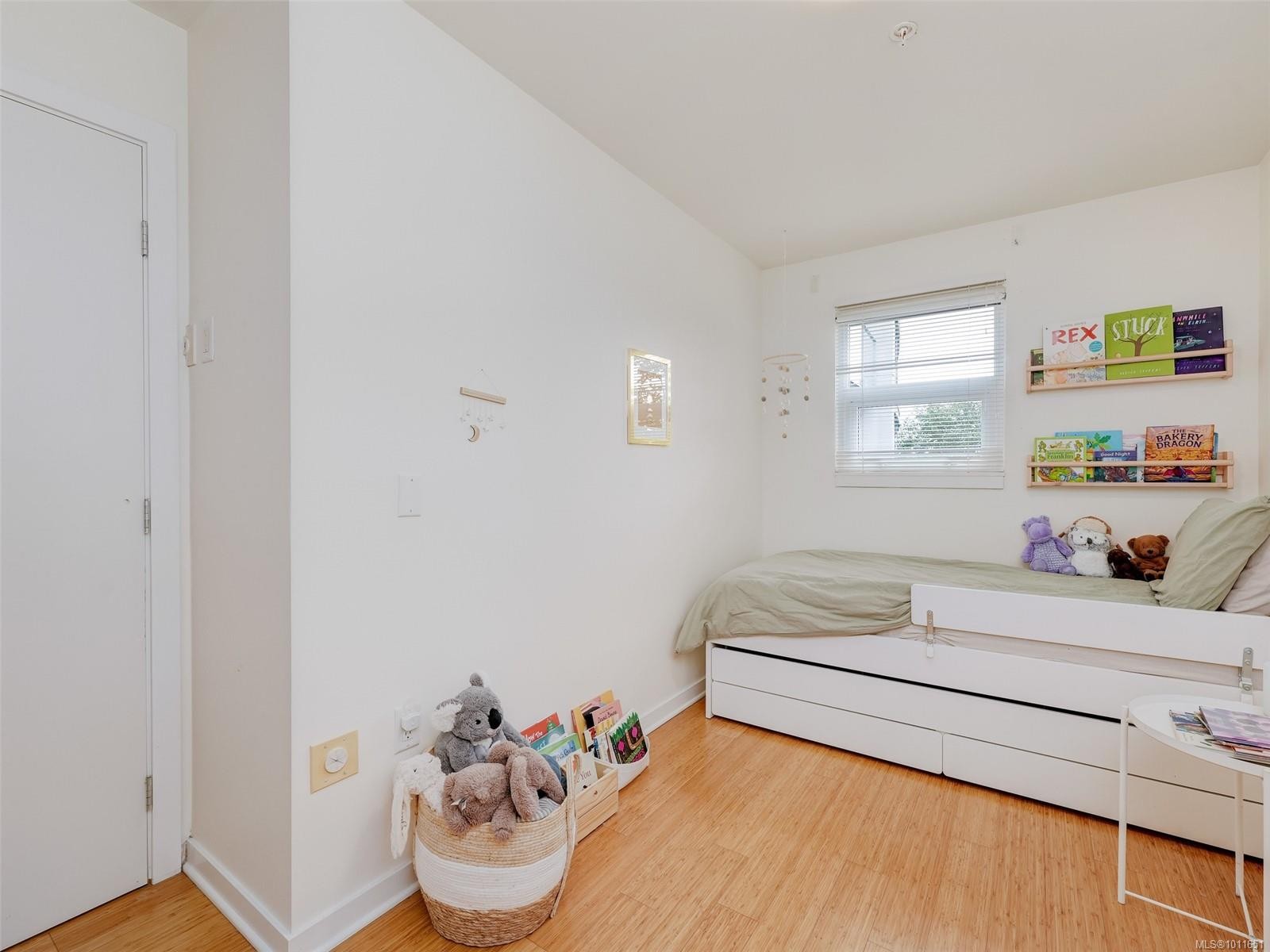 









379


TYEE

Rd, 101,
Victoria,




BC
V9A 0B4

