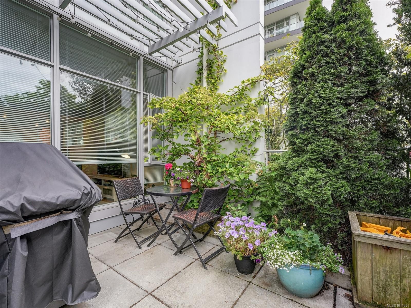 









379


TYEE

Rd, 101,
Victoria,




BC
V9A 0B4

