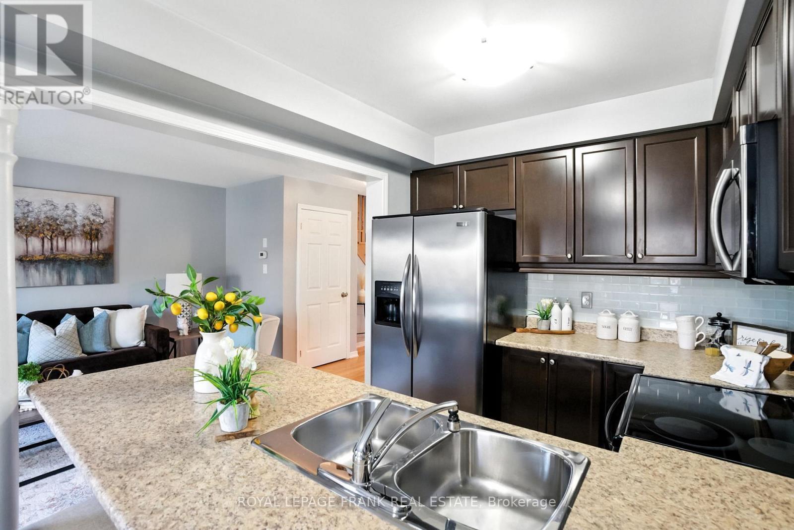 












170 COURVIER CRESCENT

,
Clarington (Bowmanville),




Ontario
L1C0E6

