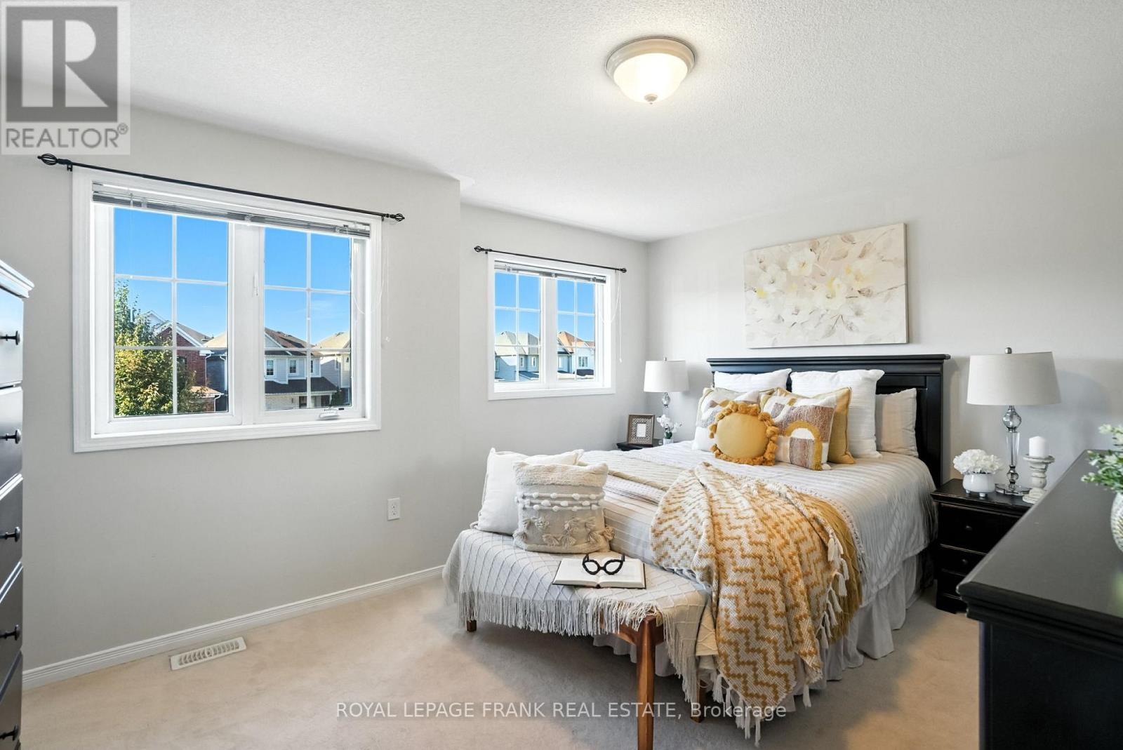 












170 COURVIER CRESCENT

,
Clarington (Bowmanville),




Ontario
L1C0E6

