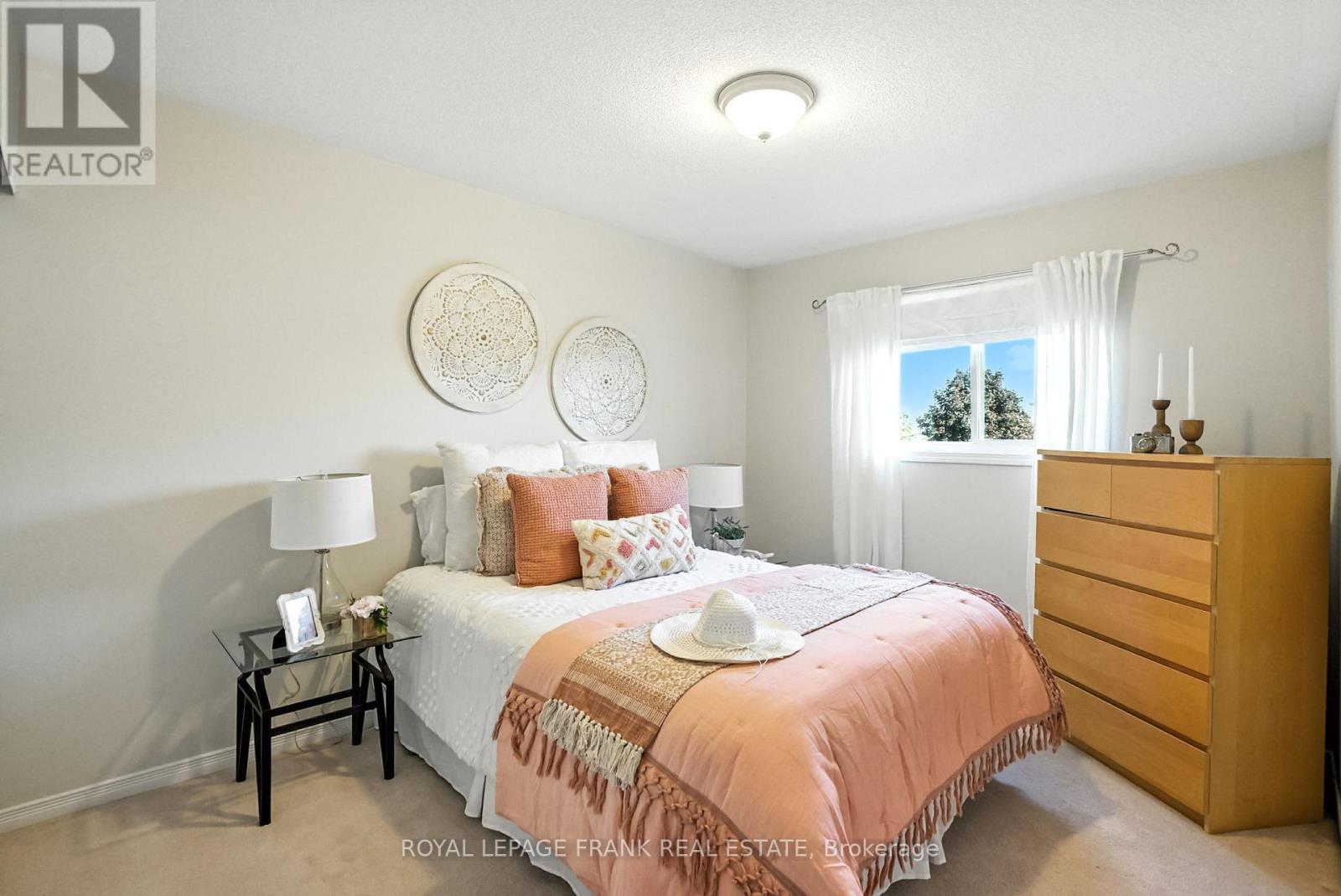 












170 COURVIER CRESCENT

,
Clarington (Bowmanville),




Ontario
L1C0E6


