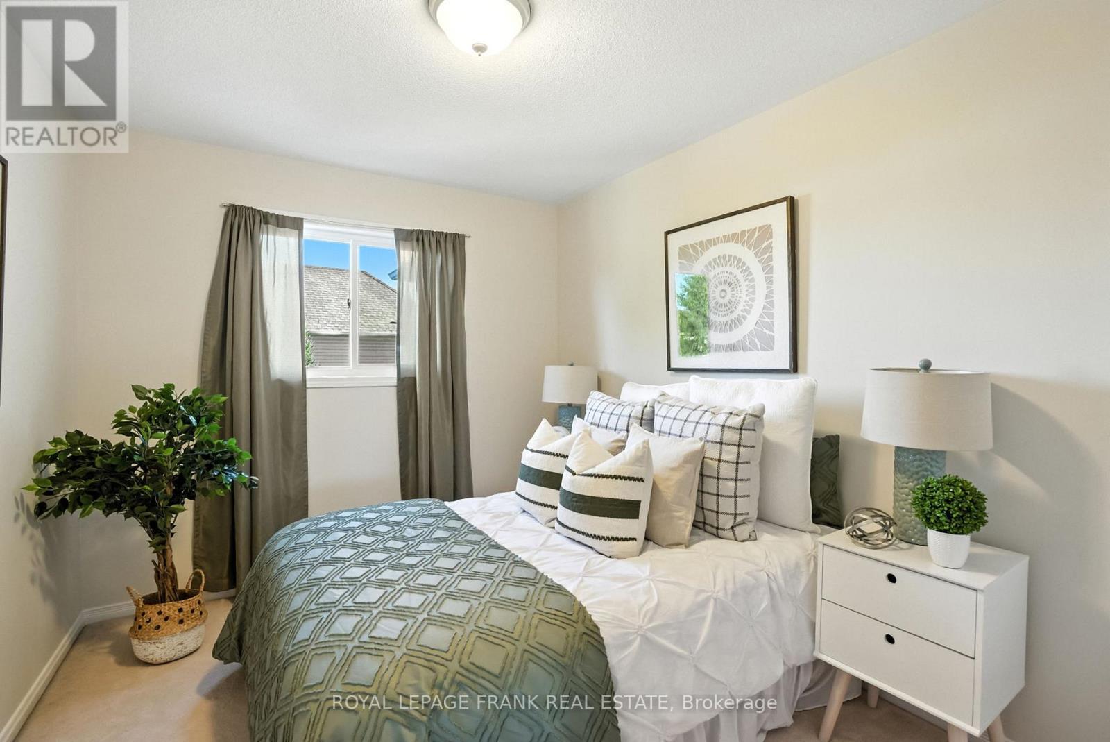 












170 COURVIER CRESCENT

,
Clarington (Bowmanville),




Ontario
L1C0E6

