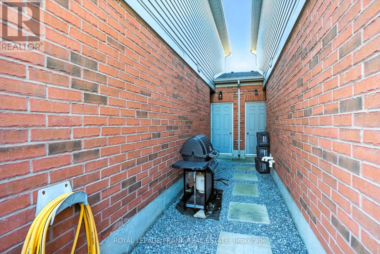 












170 COURVIER CRESCENT

,
Clarington (Bowmanville),




Ontario
L1C0E6

