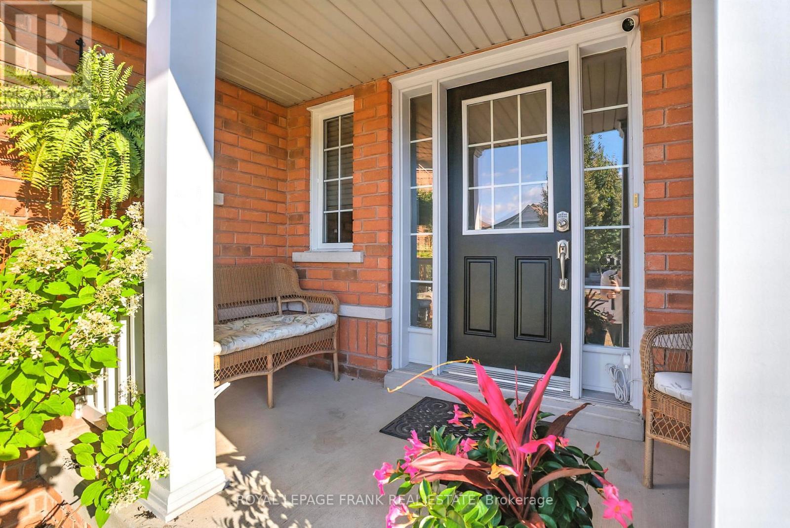 












170 COURVIER CRESCENT

,
Clarington (Bowmanville),




Ontario
L1C0E6

