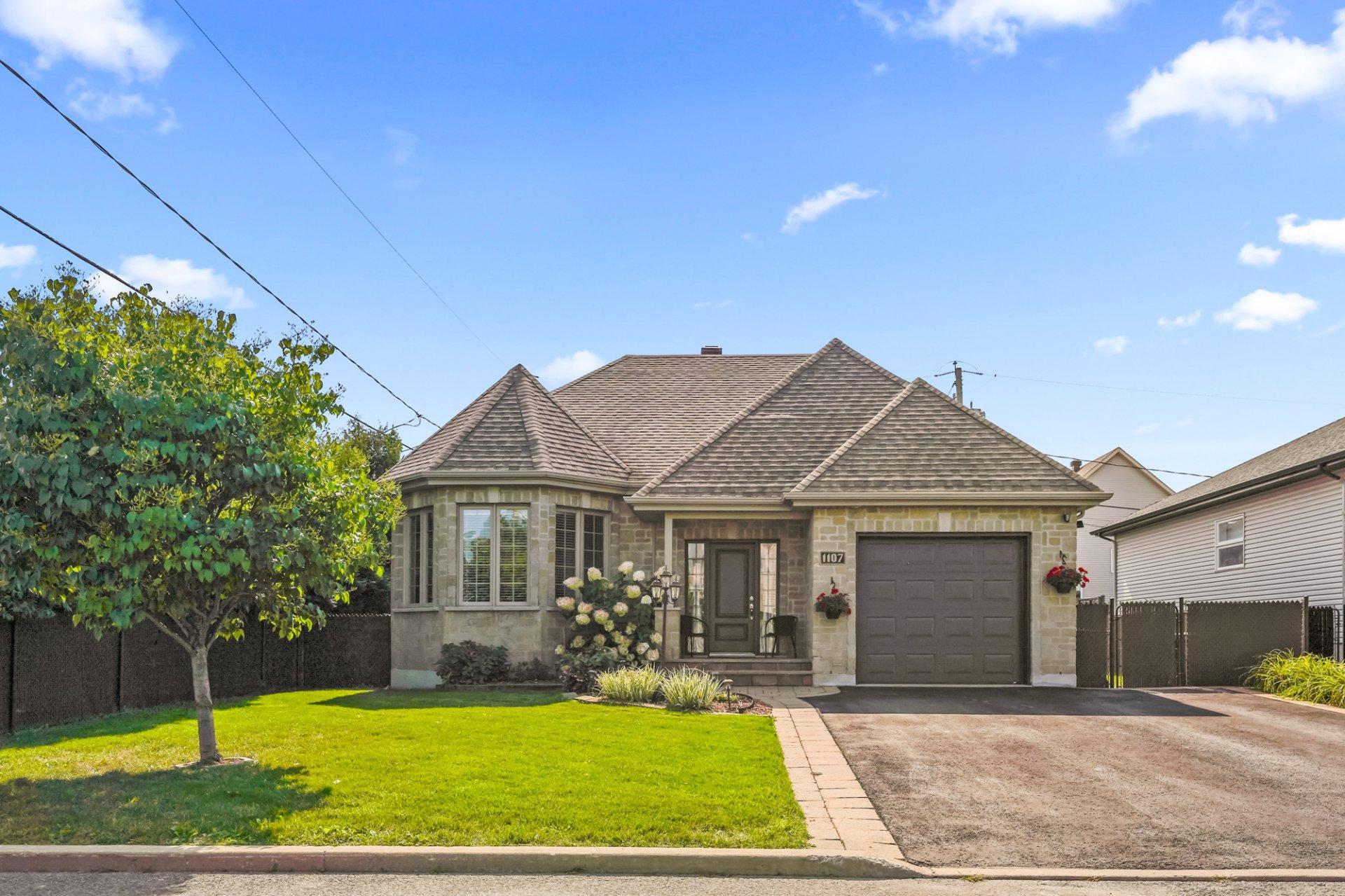 









1107


Rue des Appalaches

,
Repentigny (Repentigny),




QC
J5Y0H4

