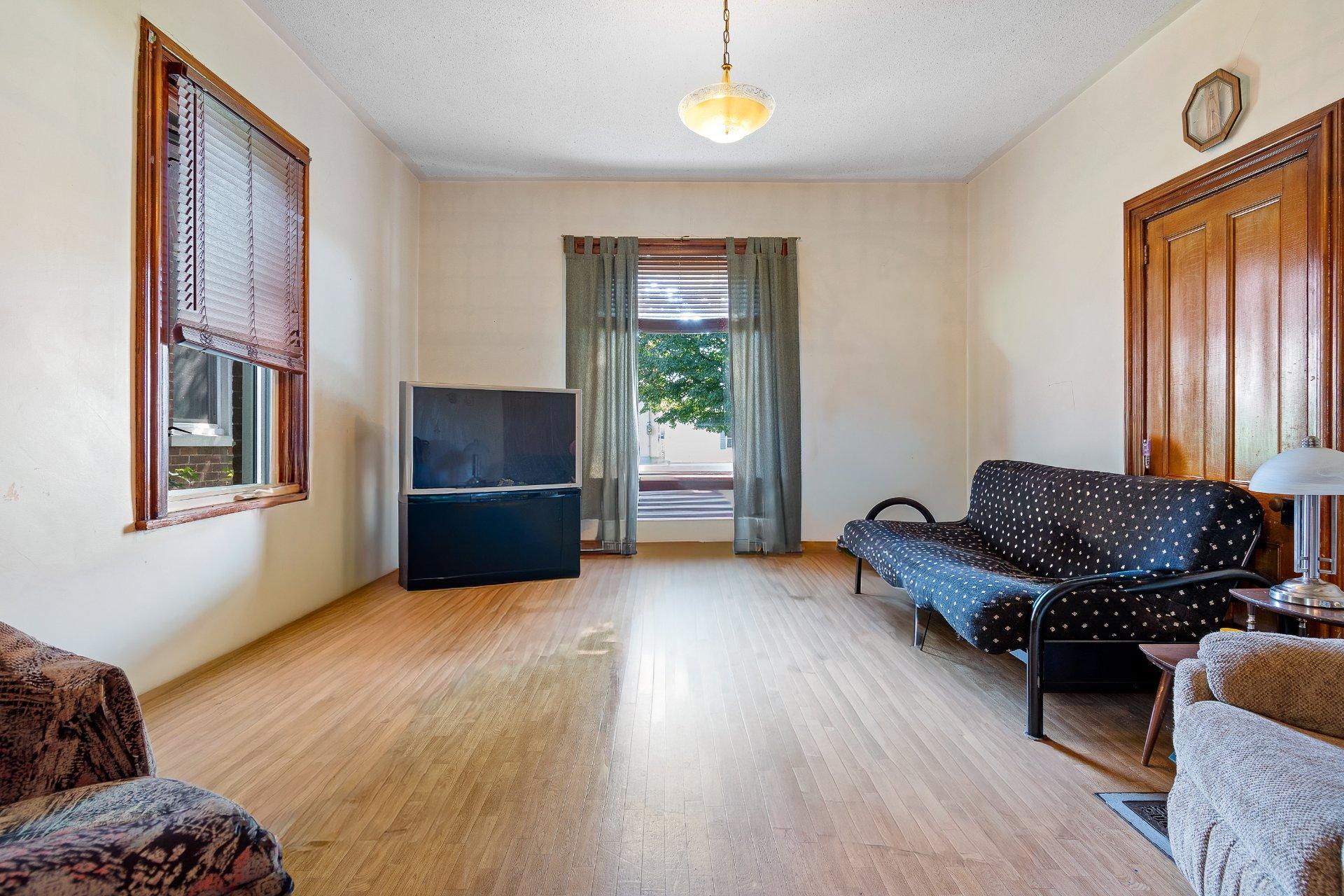 









109


Rue Centre

,
Shawville,




QC
J0X2Y0

