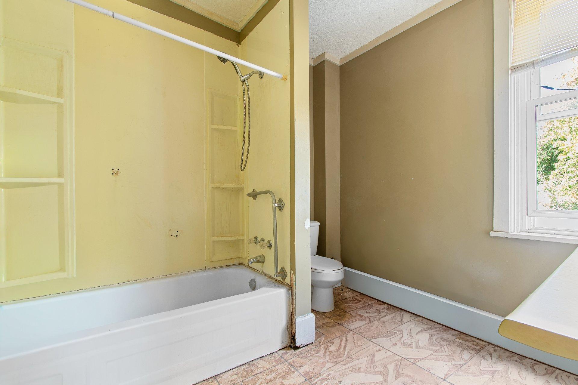 









109


Rue Centre

,
Shawville,




QC
J0X2Y0

