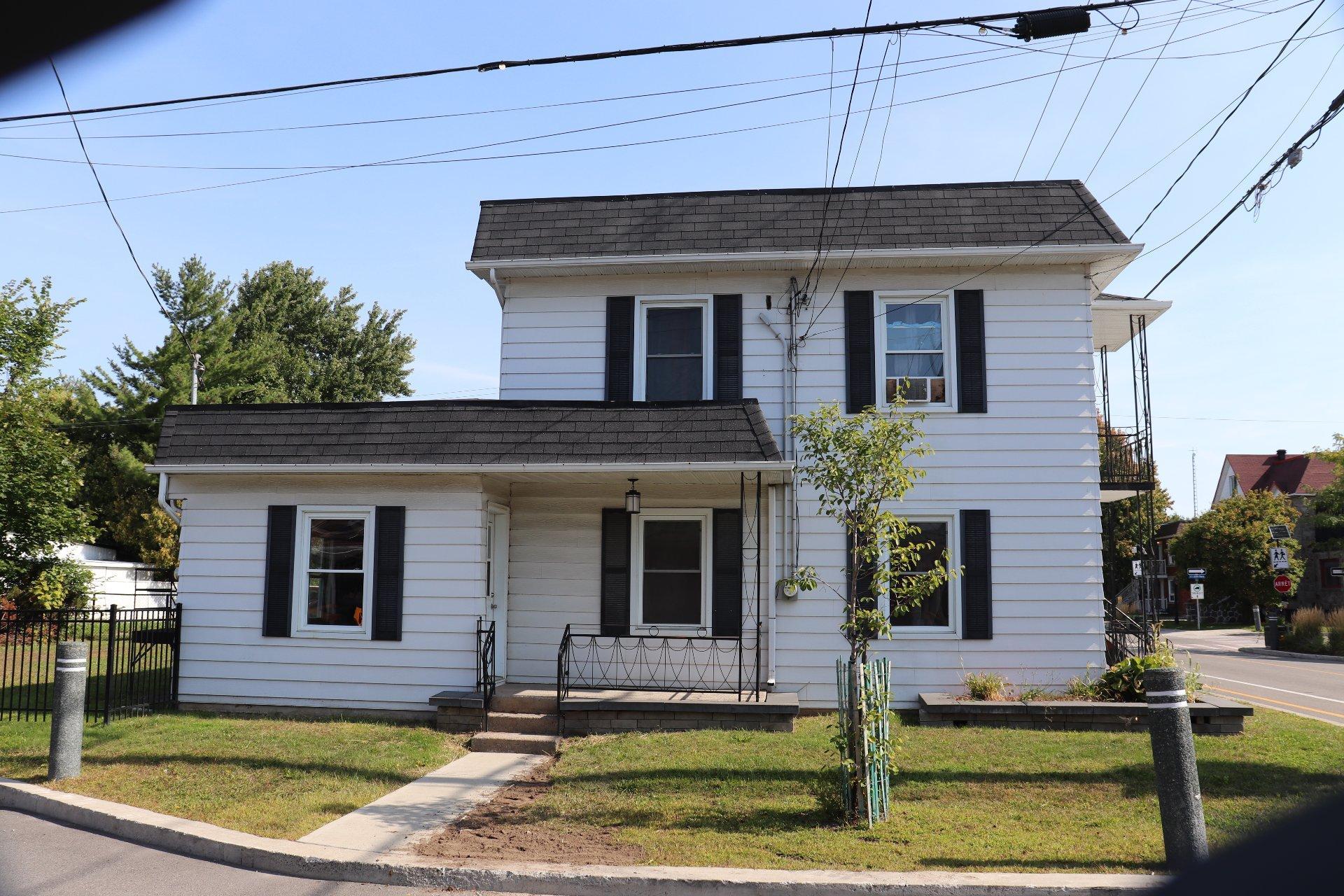 









89

 - 91


Rue Notre-Dame

,
L'Épiphanie,




QC
J5X2V4

