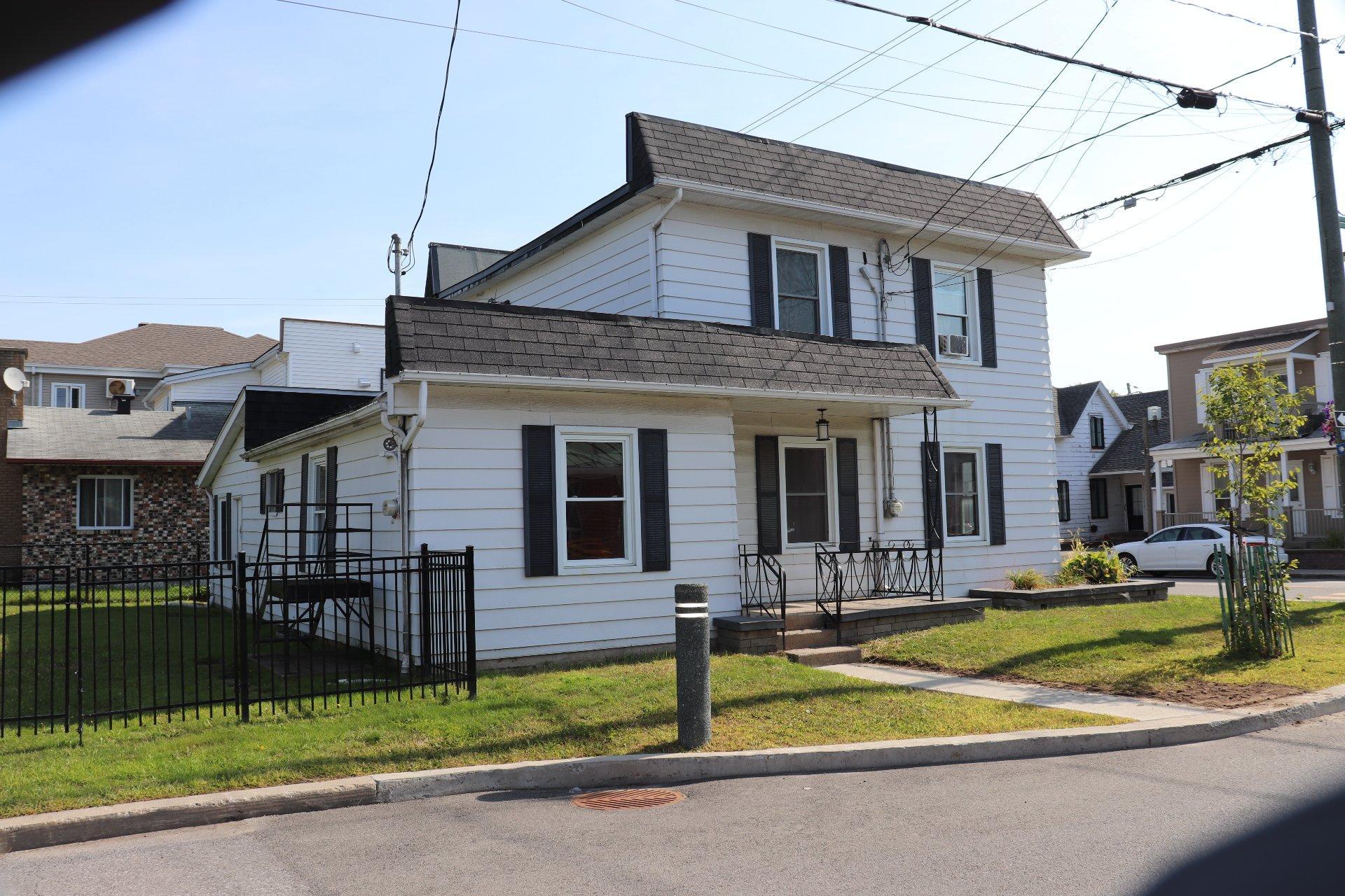 









89

 - 91


Rue Notre-Dame

,
L'Épiphanie,




QC
J5X2V4

