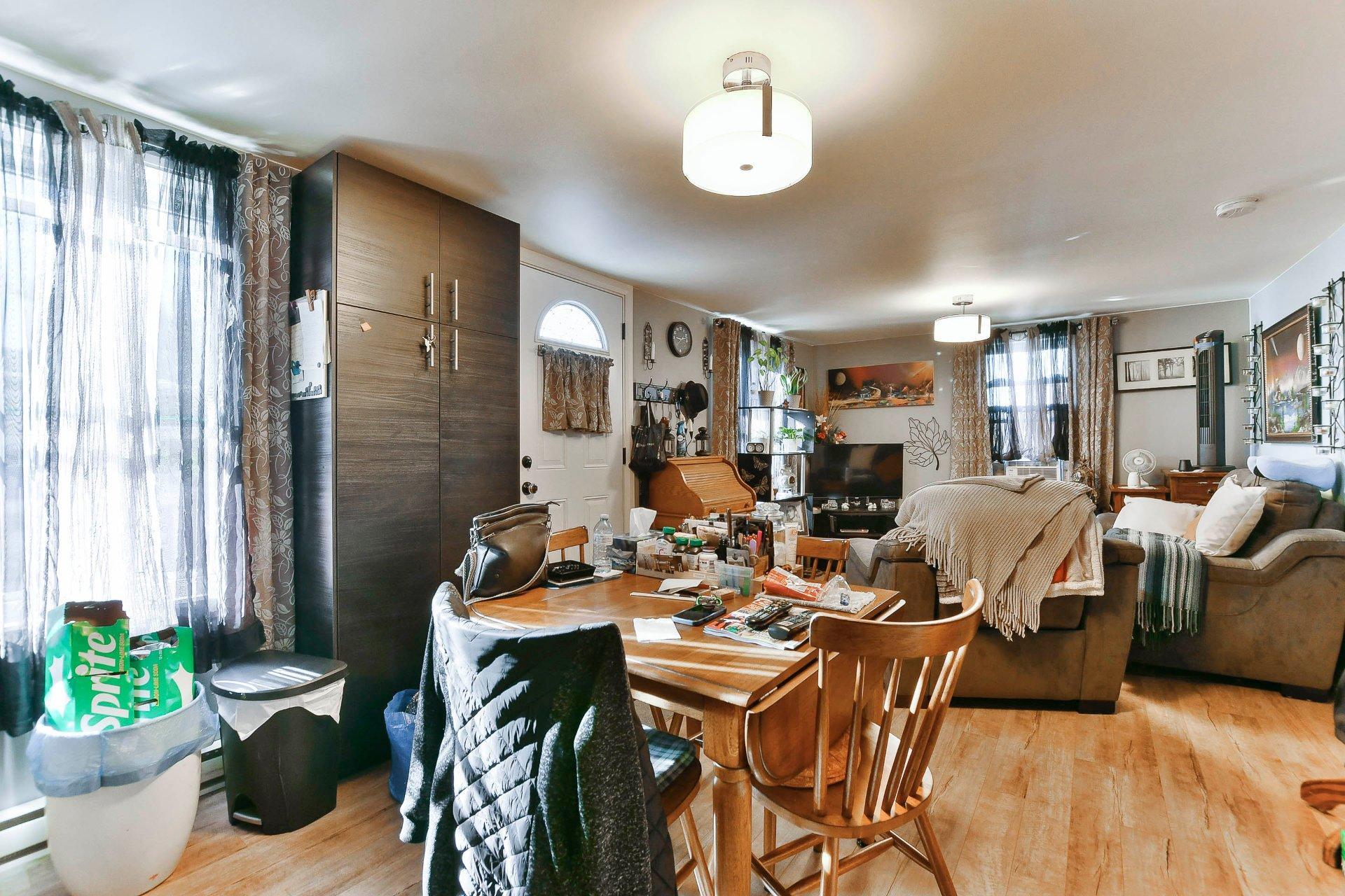 









89

 - 91


Rue Notre-Dame

,
L'Épiphanie,




QC
J5X2V4

