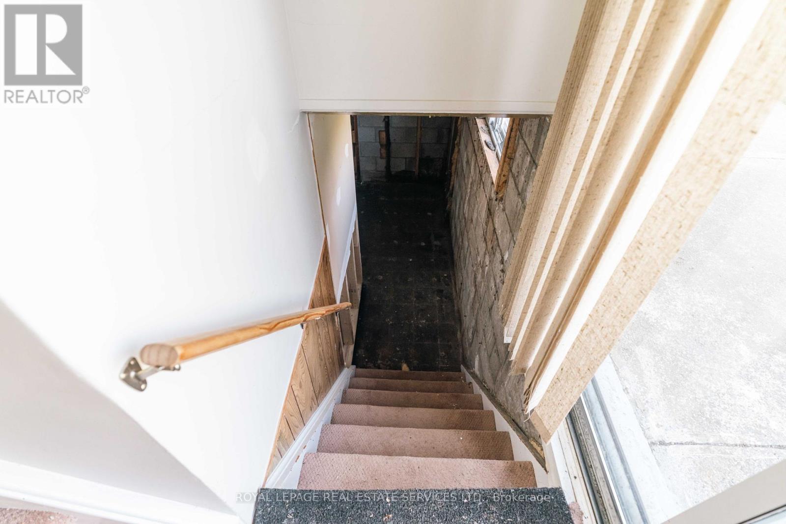 












365 SANDHURST DRIVE

,
Oakville,




Ontario
L6L4L1

