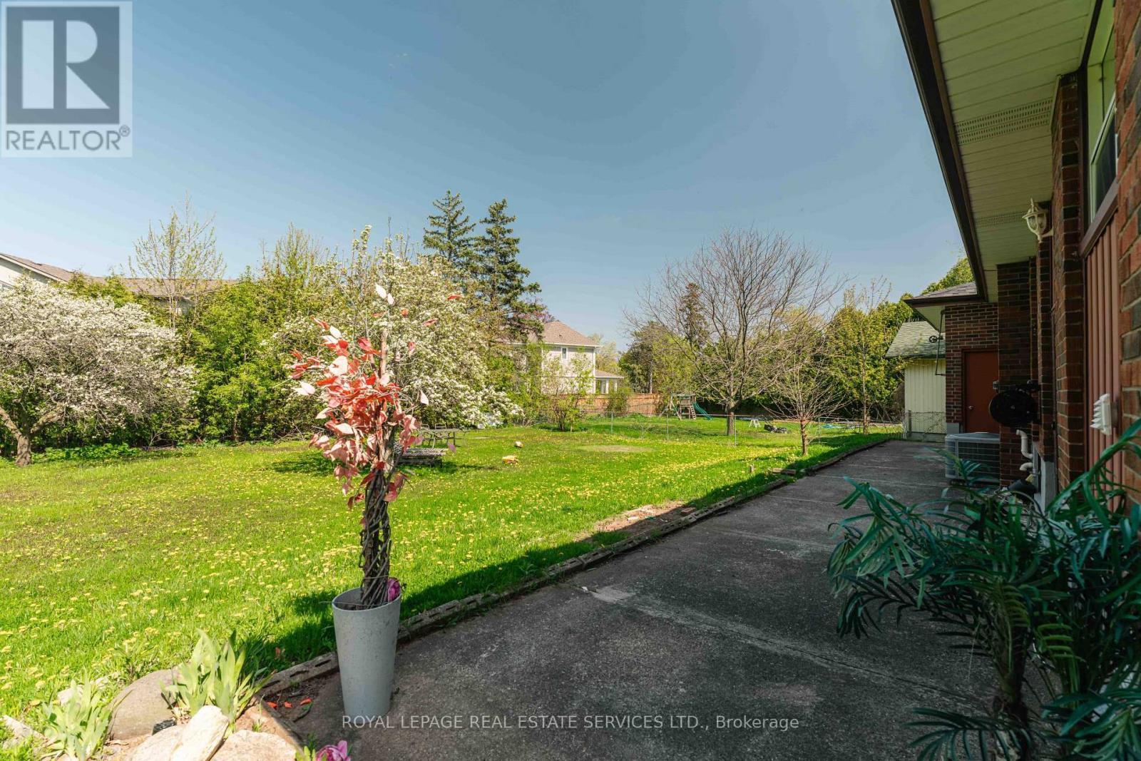 












365 SANDHURST DRIVE

,
Oakville,




Ontario
L6L4L1

