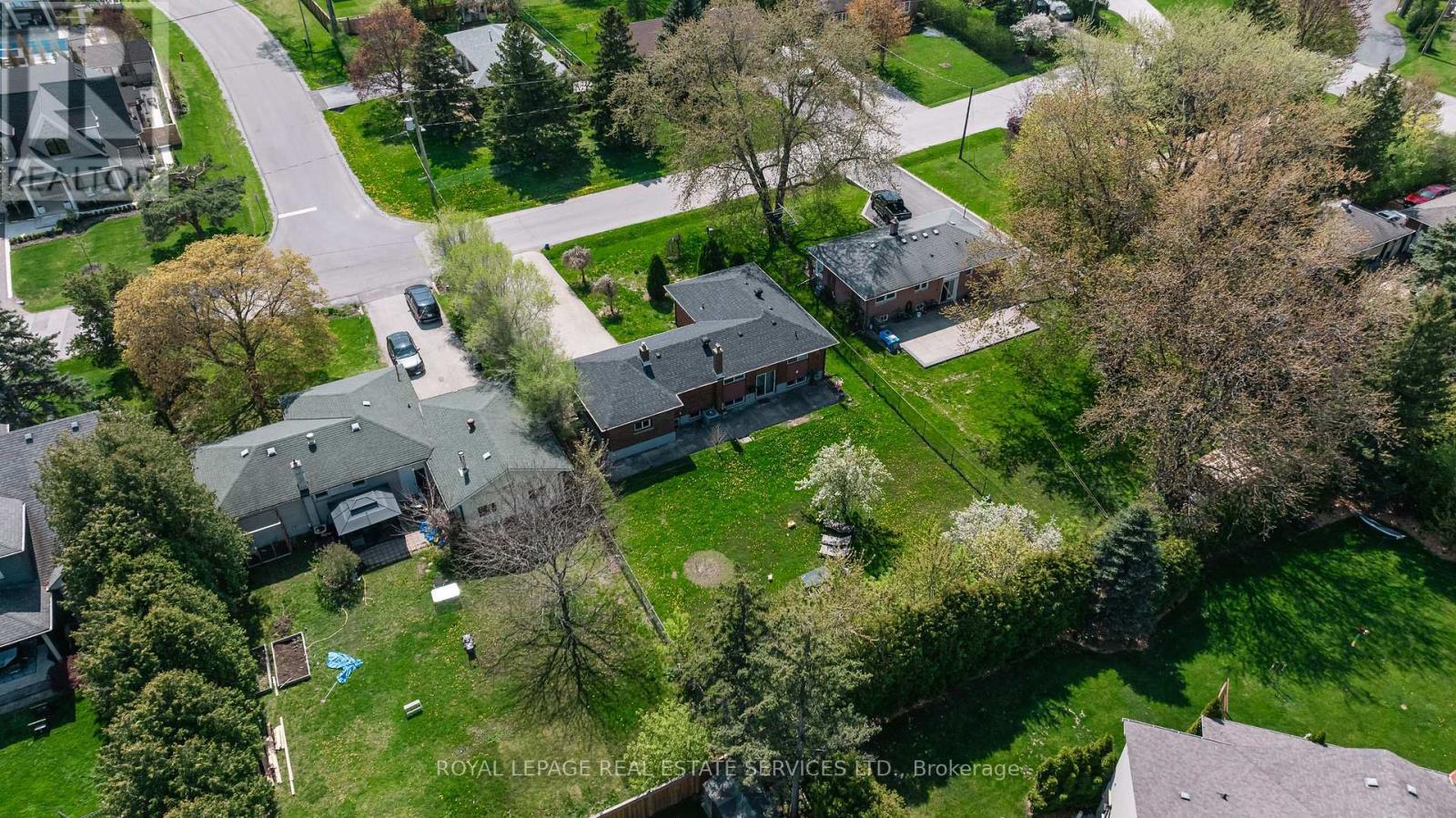 












365 SANDHURST DRIVE

,
Oakville,




Ontario
L6L4L1

