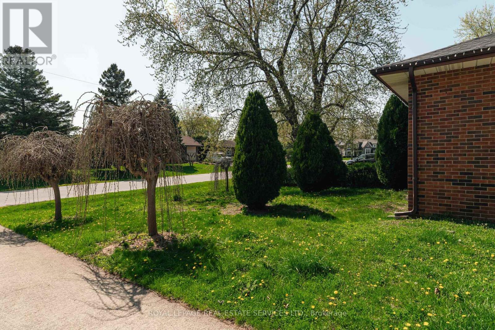 












365 SANDHURST DRIVE

,
Oakville,




Ontario
L6L4L1

