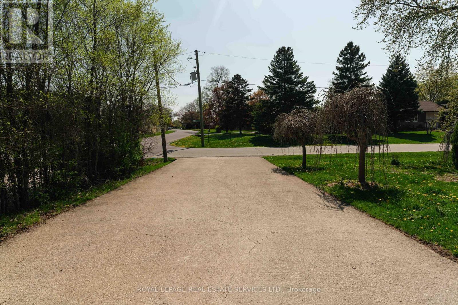












365 SANDHURST DRIVE

,
Oakville,




Ontario
L6L4L1

